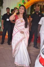 Rani Mukherjee at Esha Deol_s wedding in Iskcon Temple on 29th June 2012 (238).JPG
